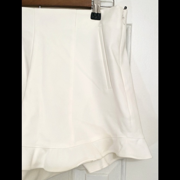 I State Ivory Ruffle Hem Welt Pockets Side Zipper Size 8 NWT - Picture 12 of 16